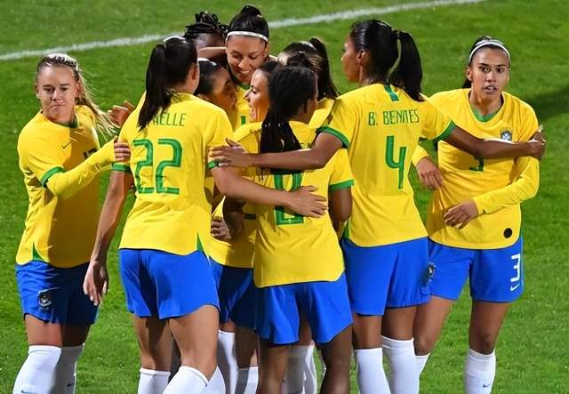 智利女足选手荣获南美年度最佳球员奖(智利女子足球队)