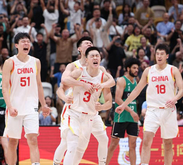 关于球队热身赛实况，球员竞技风采闪现的信息