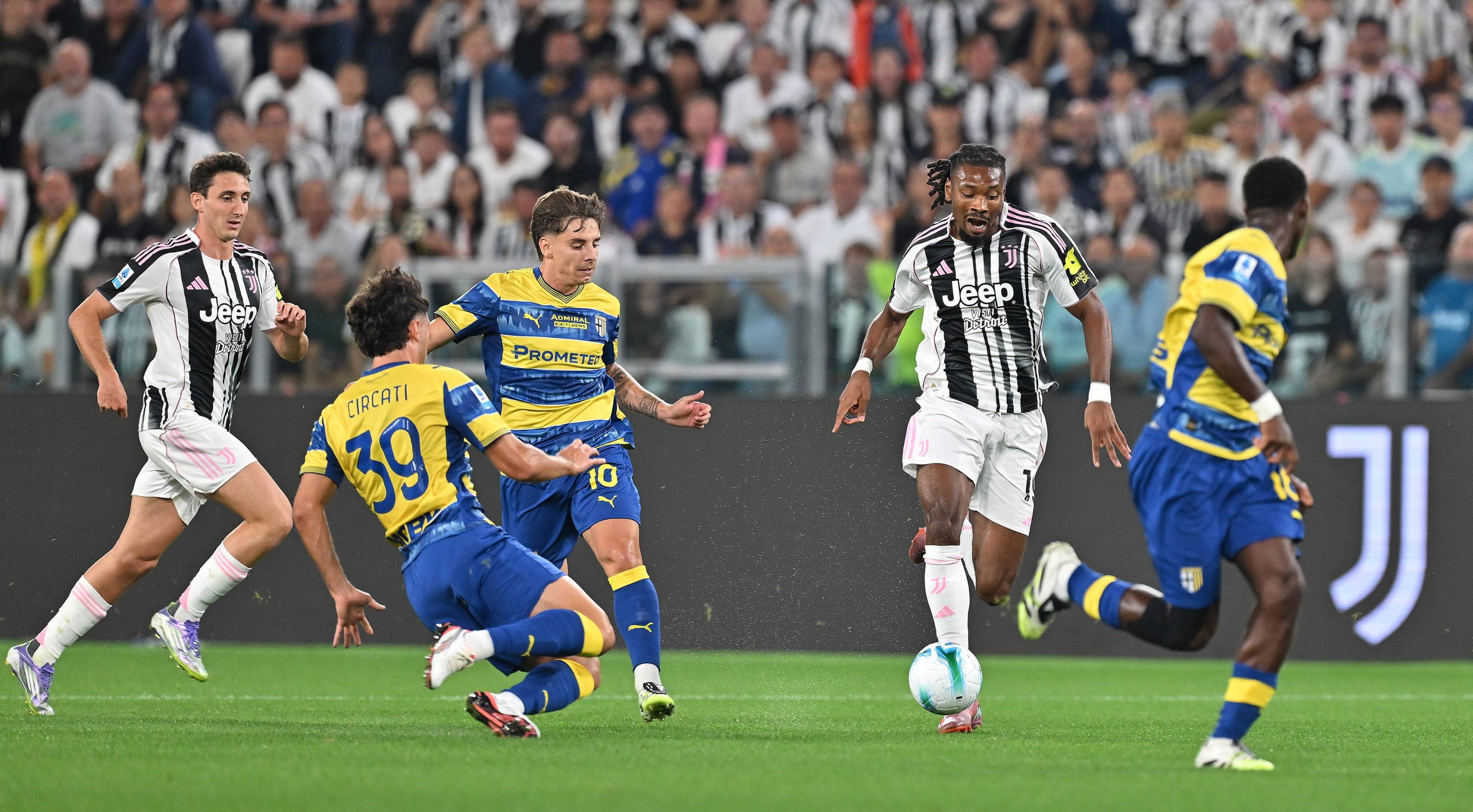 龙虎棋牌app-意甲联赛旅程持续，球迷热切期待下一场对决的简单介绍